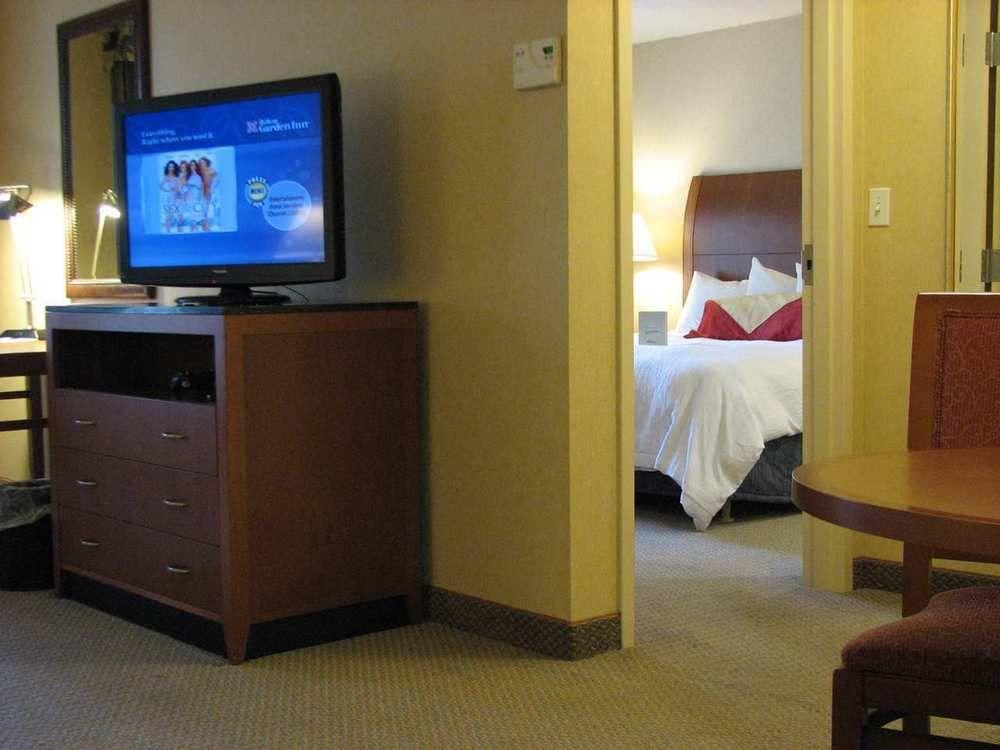 Hilton Garden Inn Freeport Downtown Exterior photo